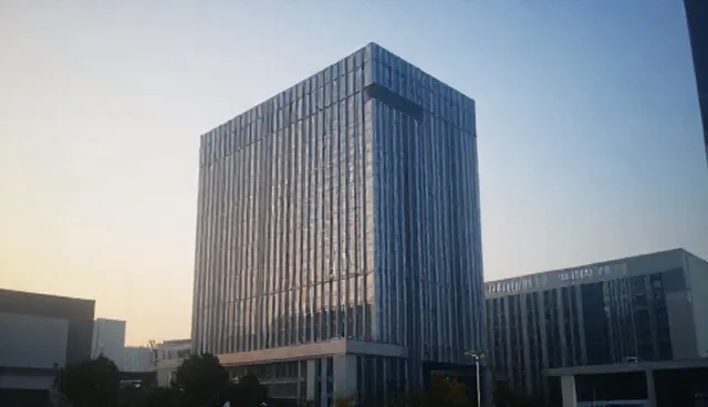 商务代理品牌选型:两种做法的比较与取舍